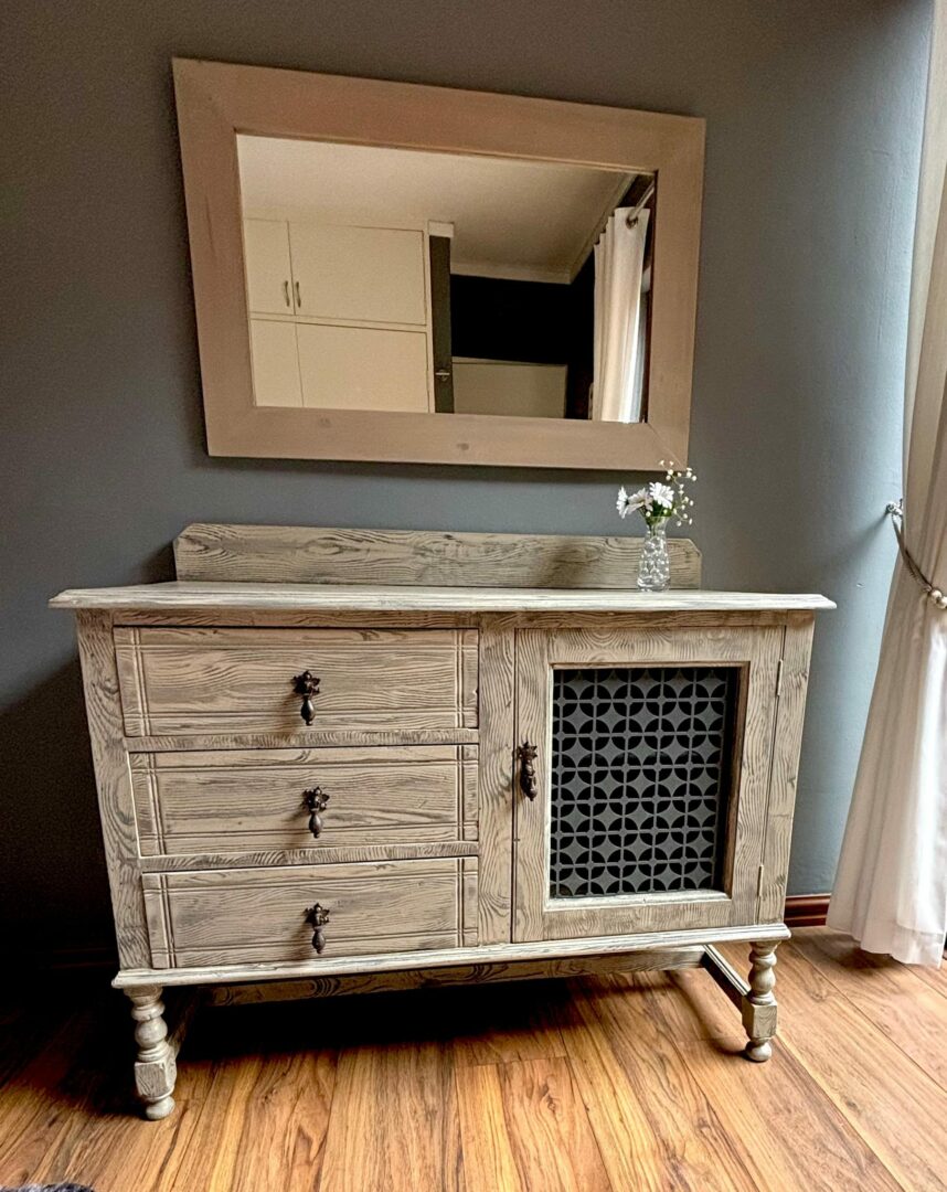 Refinished mirror desk – Revive Artistry spray painting project